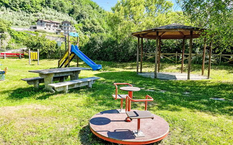 Casa Anto: Offentlige Rum, Legepladsudstyr, Parkere, Have, Skygge, Lawn, Landscaping, Gård, Legeplads, Udendørs Møbler