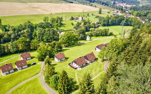 Green Valley Park Stárkov 15: Græs, Hus, Landskab, Almindeligt, Landdistrikt, Græs-, Land Lot, Menneskelig Bosættelse, Hjem, Luftfotografering