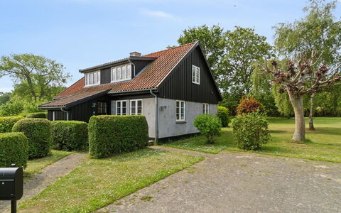 Siegfried - 100M from the Sea: Græs, Græs-, Land Lot, Sommerhus, Landdistrikt, Eng, Garden Bygninger, Have, Skur