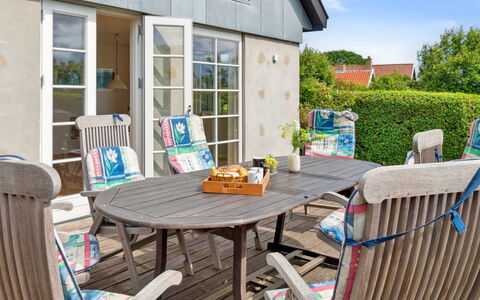 Siegfried - 100M from the Sea: Græs, Græs-, Land Lot, Sommerhus, Landdistrikt, Eng, Garden Bygninger, Have, Skur