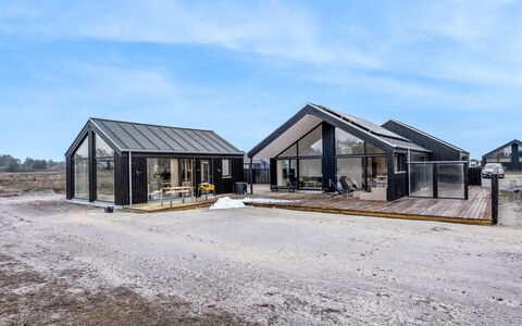 Damiana - 1.1Km from the Sea: Tag, Sommerhus, Skur, Skygge, Hytte, Sidespor, Vinter, Dagslys, Bjælkehytte