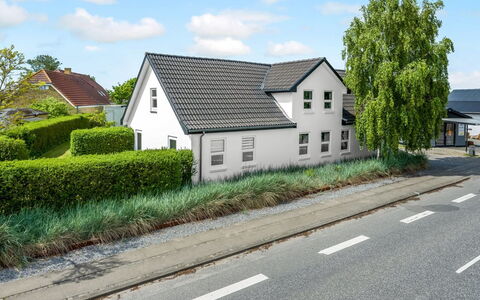 Elene - from the Sea: Træ, Bank, Sommerhus, Landdistrikt, Sø, Afspejling, Reservoir, Dam