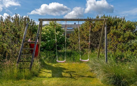 Answald - 250M from the Sea: Græs, Almindeligt, Land Lot, Legepladsudstyr, Græs-, Svinge, Have, Lawn, Eng