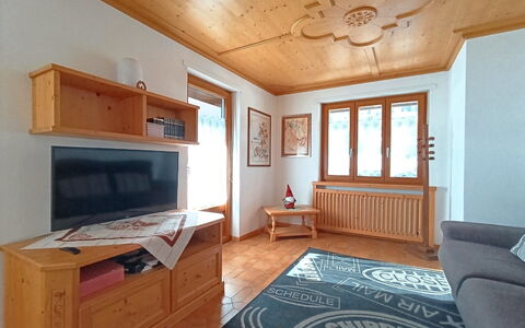 Casa Dalpi: Indretning, Træ, Møbel, Loft, Værelse, Gulvbelægning, Television, Etage, Billedramme, Stue