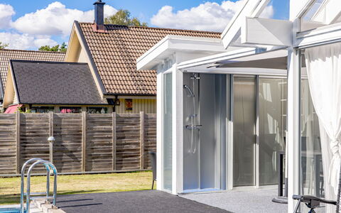 Skreanäs: Dør, Hjem, Kompositmateriale, Skygge, Design, Gård, Udendørs Struktur, Sidespor, Veranda, Dæk