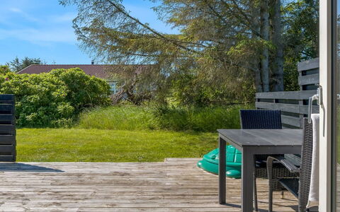 Thorulf - 450M from the Sea: Bygning, Hus, Vindue, Hjem, Tag, Boligområde, Busk, Sommerhus, Land Lot