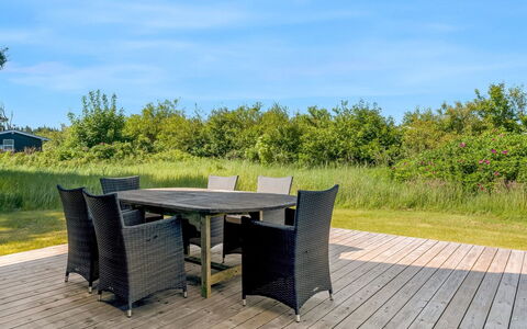 Thorulf - 450M from the Sea: Bygning, Hus, Vindue, Hjem, Tag, Boligområde, Busk, Sommerhus, Land Lot
