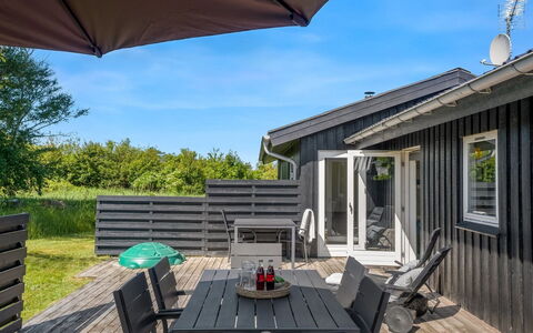 Thorulf - 450M from the Sea: Bygning, Hus, Vindue, Hjem, Tag, Boligområde, Busk, Sommerhus, Land Lot