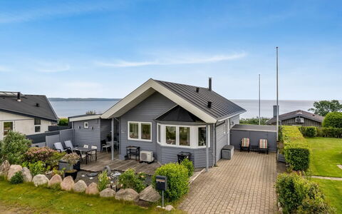 Tofan - 75M from the Sea: Blå, Sommerhus, Hus, Hjem, Stuehus, Estate, Sidespor