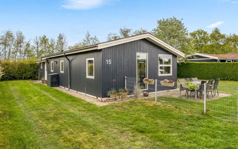 Sampsa - 350M from the Sea: Hus, Hjem, Dør, Tag, Sommerhus, Estate, Have, Skygge, Sidespor, Gård