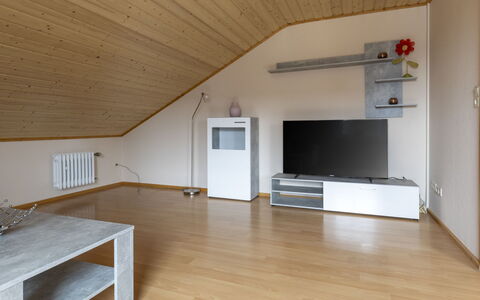 Helfrichs Ferienwohnung: Gulvbelægning, Etage, Indretning, Træ, Loft, Trægulve, Værelse, Laminat Gulv, Hjem, Belysning