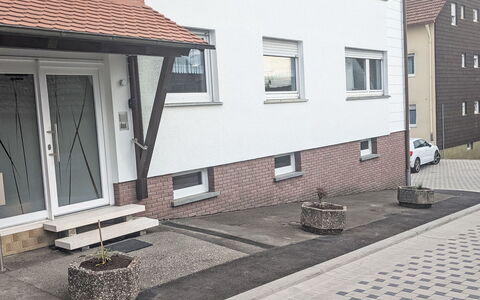 Helfrichs Ferienwohnung: Møbel, Træ, Indretning, Gulvbelægning, Etage, Stol, Værelse, Loft, Stue, Lejlighed
