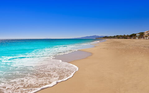 Cambrils 47: Blå, Vand, Krop Af Vand, Strand, Kyst, Hav, Coastal Og Oceaniske Landskabsformer, Horisont, Kyst