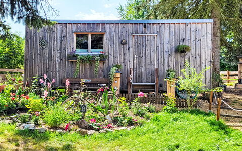 Tiny House Cottage Herbert: Træ, Busk, Have, Skur, Sommerhus, Garden Bygninger, Backyard, Bunddække, Forår