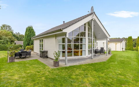 Elizabeth - 175M from the Sea: Have, Lawn, Sommerhus, Estate, Gård, Landscaping, Stuehus, Indkørsel, Garden Bygninger, Backyard