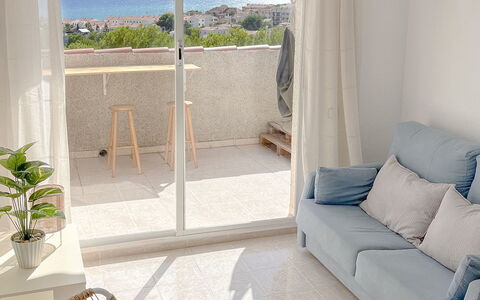 Terraza Azul - Penthouse with Sea View: Møbel, Etage, Gulvbelægning, Træ, Indretning, Værelse, Lejlighed, Stol, Loft, Stue