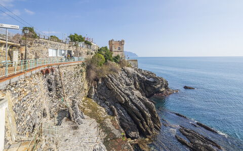 Focaincontromano Seaview, Genova: Krop Af Vand, Kyst, Hav, Coastal Og Oceaniske Landskabsformer, Sommer, Ocean, Terræn, Headland, Kyst, Promontory