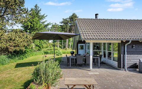 Gudrid - 550M from the Sea: Busk, Tag, Sommerhus, Hjem, Skygge, Bunddække, Have, Stol, Udendørs Møbler, Estate
