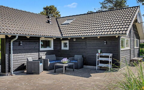Gudrid - 550M from the Sea: Tag, Hus, Sidespor, Hjem, Sommerhus, Veranda, Gård, Garden Bygninger, Backyard, Udendørs Struktur
