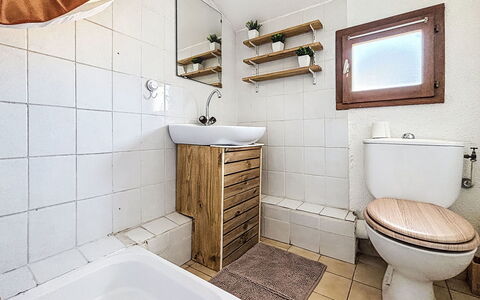 Le Millmer: Toiletbræt, Toilet, Badeværelse, Sanitærarmatur, Gulvbelægning, Etage, Vvs, Håndvask, Badeværelsesvask, Flise