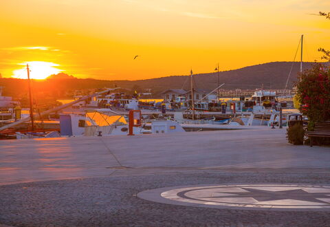 Smeralda Apartment: Himmel, Skumring, Afterglow, Horisont, Solnedgang, Solopgang, Aften, Marina, Orange, Sollys