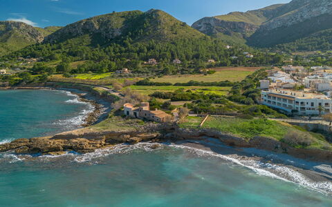 Vista Mar i Muntanya: Vand, Krop Af Vand, Kyst, Coastal Og Oceaniske Landskabsformer, Hav, Kyst, Terræn, Headland, Cove, Strand