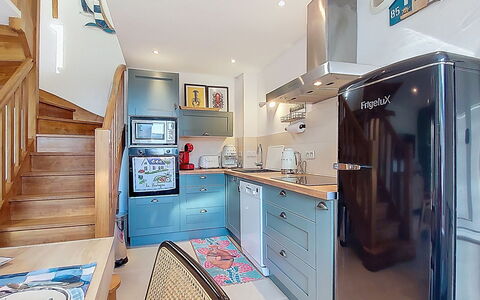 Ty Côte: Indretning, Større Bandage, Køkken Apparat, Køkken, Møbel, Træ, Gulvbelægning, Countertop, Etage, Cabinetry