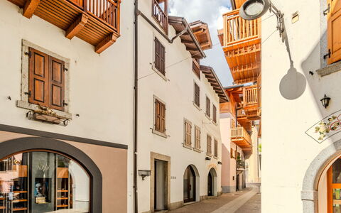Pinzolo 5: Stad, Arkitektur, Altan, Gyde, Cobblestone