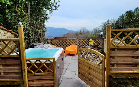 La Casa degli Artisti, Jacuzzi, Marliana: Svømmepøl, Hegn, Eco Hotel, Udvej, Dæk, Altan, Udendørs Møbler, Gelænder, Udendørs Struktur, Backyard