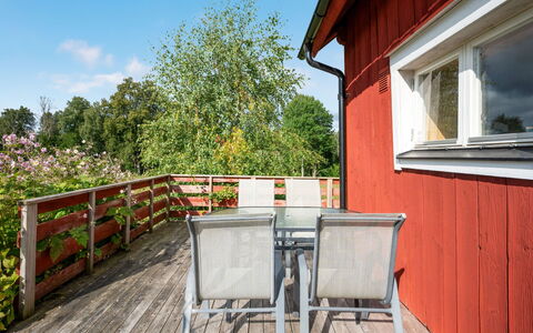 Långerud: Bygning, Hus, Vindue, Hjem, Tag, Boligområde, Busk, Sommerhus, Land Lot