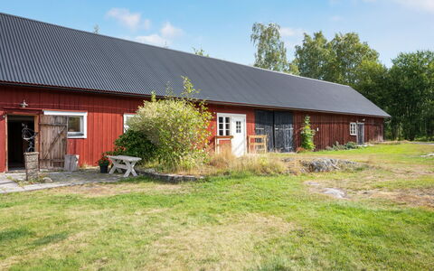 Långerud: Bygning, Hus, Vindue, Hjem, Tag, Boligområde, Busk, Sommerhus, Land Lot