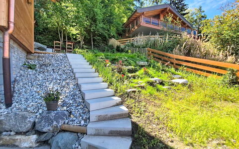 Nendaz 288: Busk, Have, Rots, Trappe, Bunddække, Sommerhus, Landscaping, Walkway, Gård, Backyard