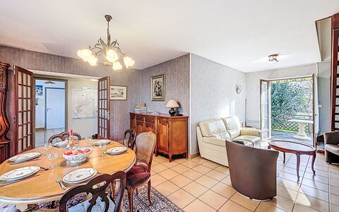 Maison Caradec: Busk, Have, Sommerhus, Skygge, Landscaping, Gård, Backyard, Villa, Stuehus, Stueplante