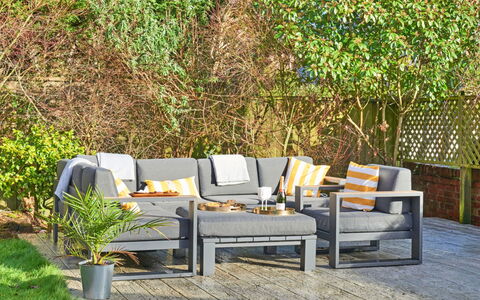 Sea Gables: Busk, Have, Sommerhus, Skygge, Landscaping, Gård, Backyard, Villa, Stuehus, Stueplante