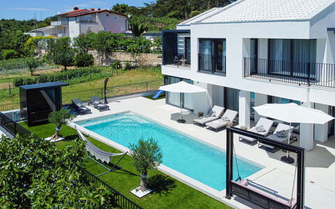 Loparia: Svømmepøl, Udvej, Boligområde, Fritid, Eco Hotel, Estate, Villa, Gårdsplads, Hotel, Skygge