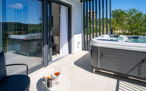 Loparia: Kompositmateriale, Svømmepøl, Sanitærarmatur, Udvej, Badekar, Hotel, Jacuzzi, Eco Hotel, Villa