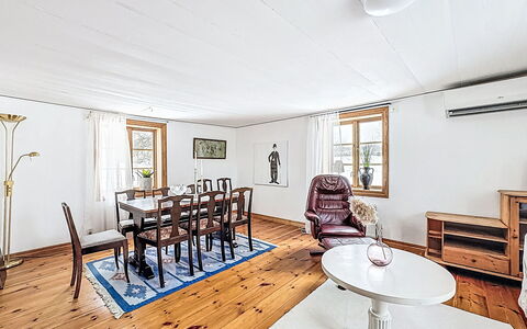 Piggsmåla: Busk, Have, Sommerhus, Skygge, Landscaping, Gård, Backyard, Villa, Stuehus, Stueplante