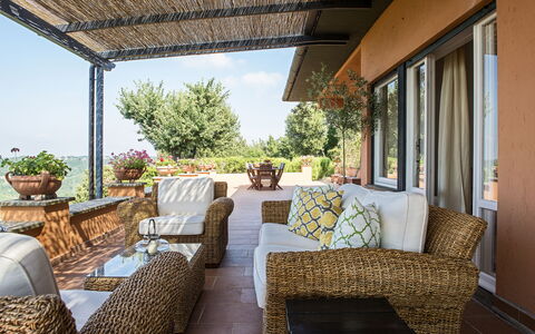 Villa El Olivar: Møbel, Stol, Udendørs Møbler, Bord, Udendørs Bord, Udvej, Blomsterkrukke, Skygge, Eco Hotel, Have
