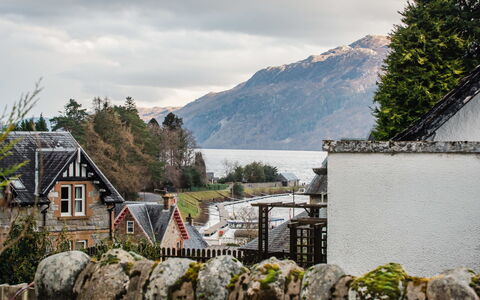 The Chalet: Hus, Landskab, Highland, Hjem, Sommerhus, Landdistrikt, Bjergkæde, Landsby, Hill Station, Dal