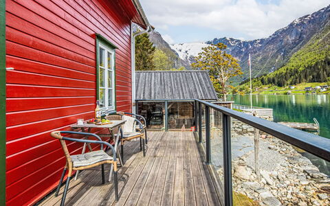 Ese Panorama: Bjerg, Bjergkæde, Dal, Hill Station, Sø, Sommerhus, Alps, Veranda, Eco Hotel, Reservoir