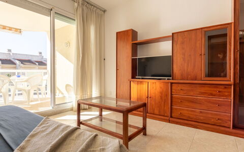 Costa Blanca Iii: Skygge, Lejlighed, Altan, Landscaping, Gård, Udendørs Møbler, Villa