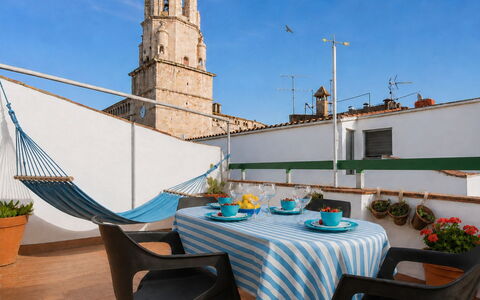 Town Plaza Palafrugell: Lejlighed, Maling, Hotel, Altan, Stueplante, Blomsterkrukke