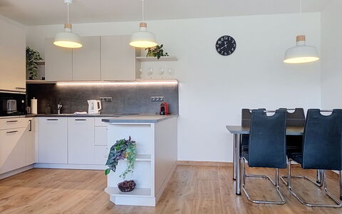 Sunny Terrace Oasis: Krop Af Vand, Kyst, Horisont, Sommer, Kyst, Coastal Og Oceaniske Landskabsformer, Strand, Hav, Landskab, Sand