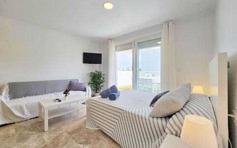 Ático B - Cartagena Centro Histórico: Gulvbelægning, Indretning, Møbel, Etage, Lejlighed, Hjem, Værelse, Loft, Trægulve, Altan