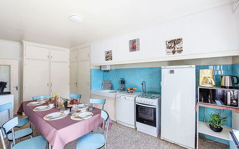 Maison Millet: Gulvbelægning, Indretning, Etage, Større Bandage, Loft, Møbel, Værelse, Køkken, Lejlighed, Køkken Apparat