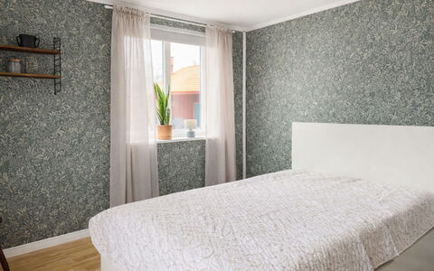 Hönetorpet: Gulvbelægning, Indretning, Etage, Soveværelse, Loft, Møbel, Værelse, Seng, Sengetøj, Sengetøj
