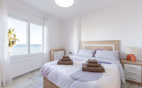 El Faro Ii: Møbel, Træ, Soveværelse, Seng, Etage, Sengetøj, Sengetøj, Sengetøj, Bed Frame, Trægulve