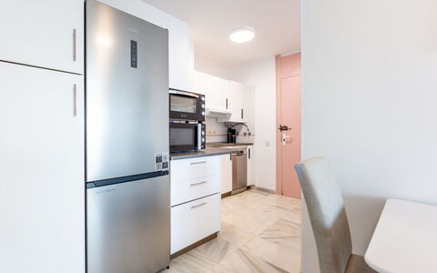 El Faro Ii: Indretning, Møbel, Gulvbelægning, Etage, Countertop, Træ, Køkken Apparat, Cabinetry, Køkken, Større Bandage