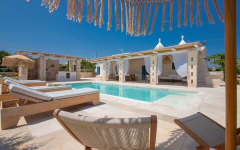 Trulli Valle D'Itria - Martina Franca: Svømmepøl, Skygge, Kolonne, Udvej, Udendørs Struktur, Villa, Gårdsplads, Udendørs Møbler