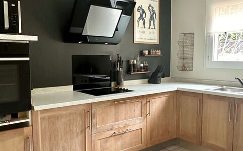 Tarabucetta: Køkken Apparat, Køkken, Møbel, Cabinetry, Countertop, Træ, Større Bandage, Indretning, Gulvbelægning, Husholdningsapparat